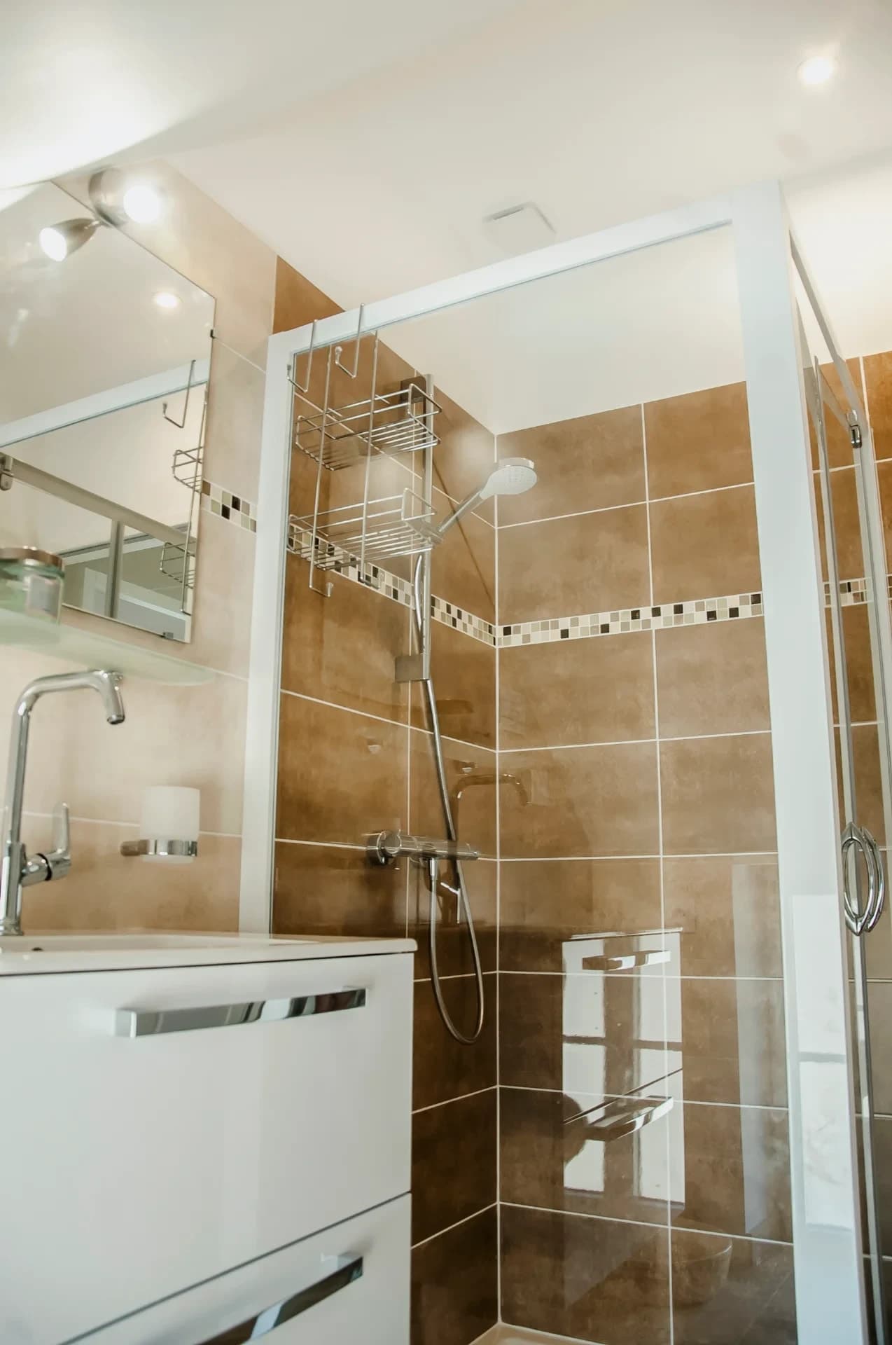 Salle de douche à l'étage